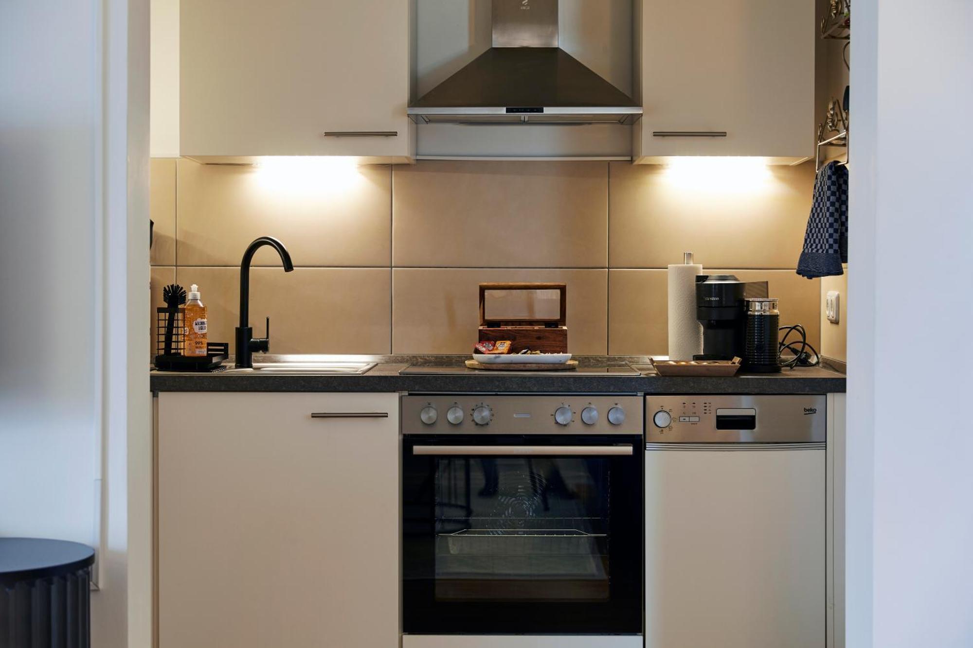 R B Apartment Am Airport Hamburg - 1-4 Personen - Kueche - Smart Tv - Waschmaschine - Perfekt Fuer Geschaeftsreisende Oder Familien Exterior foto